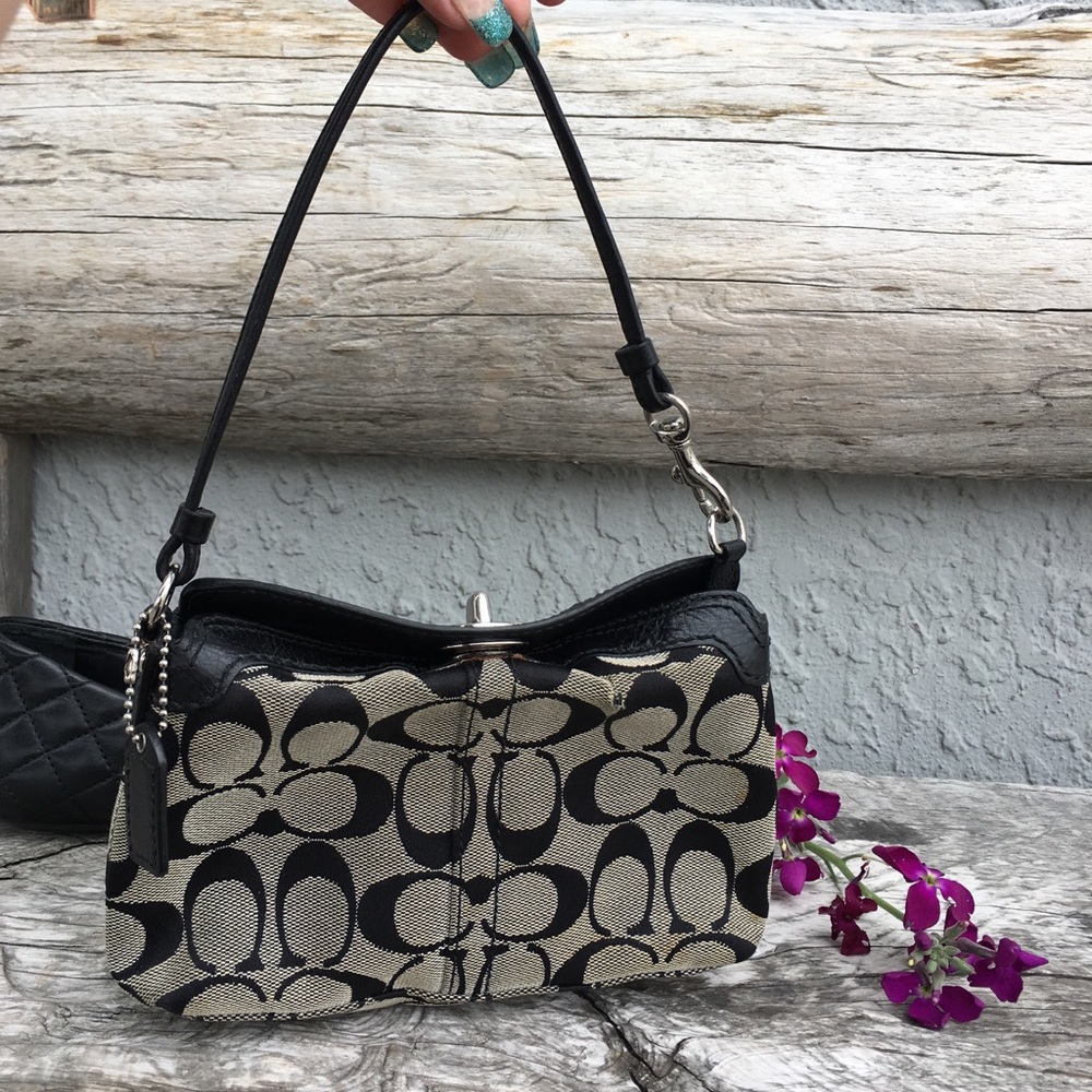 Coach Wristlet - Picture 4 of 7